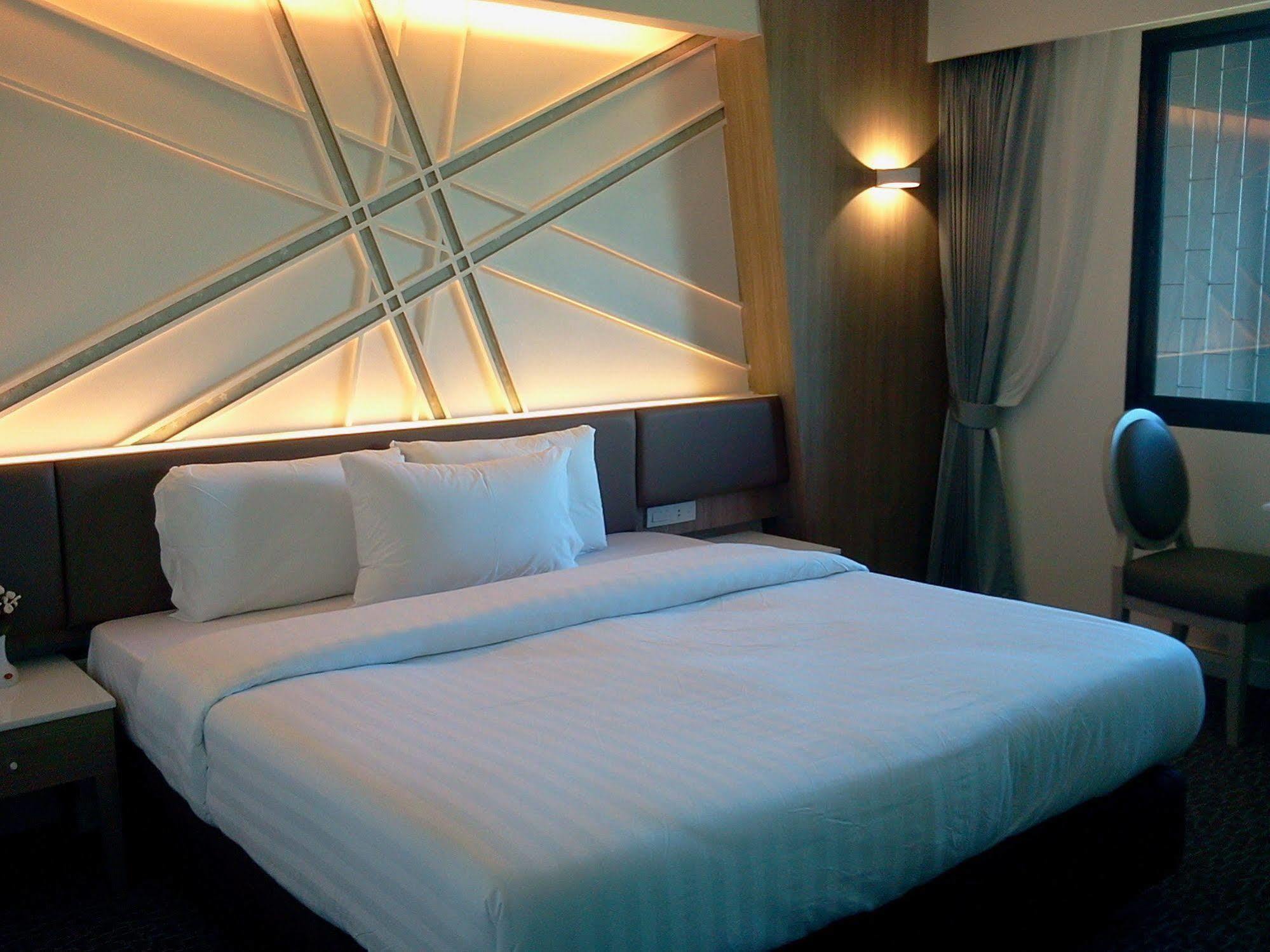 Hotel Papa Bangkok Siriraj Ngoại thất bức ảnh