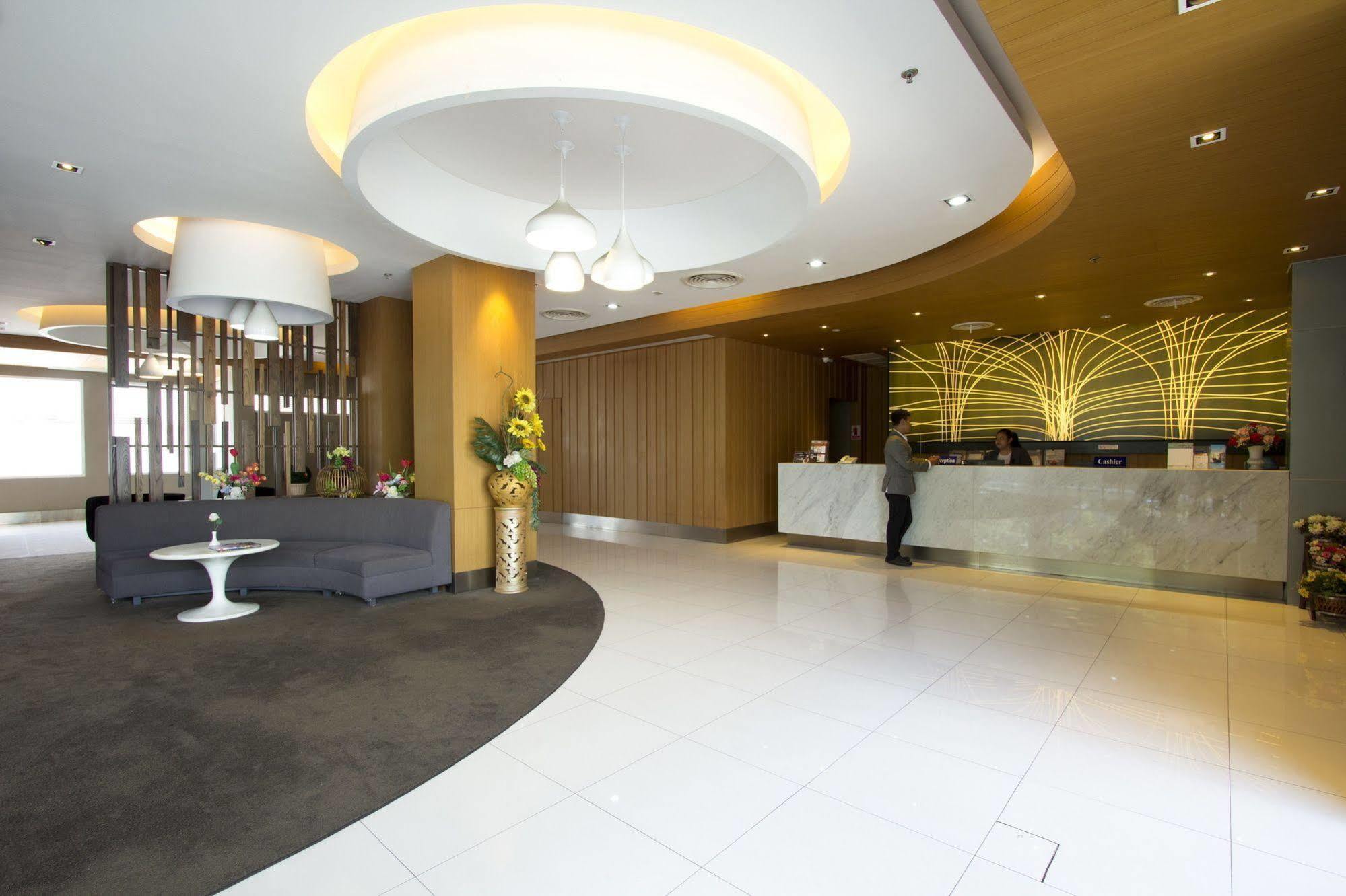 Hotel Papa Bangkok Siriraj Ngoại thất bức ảnh