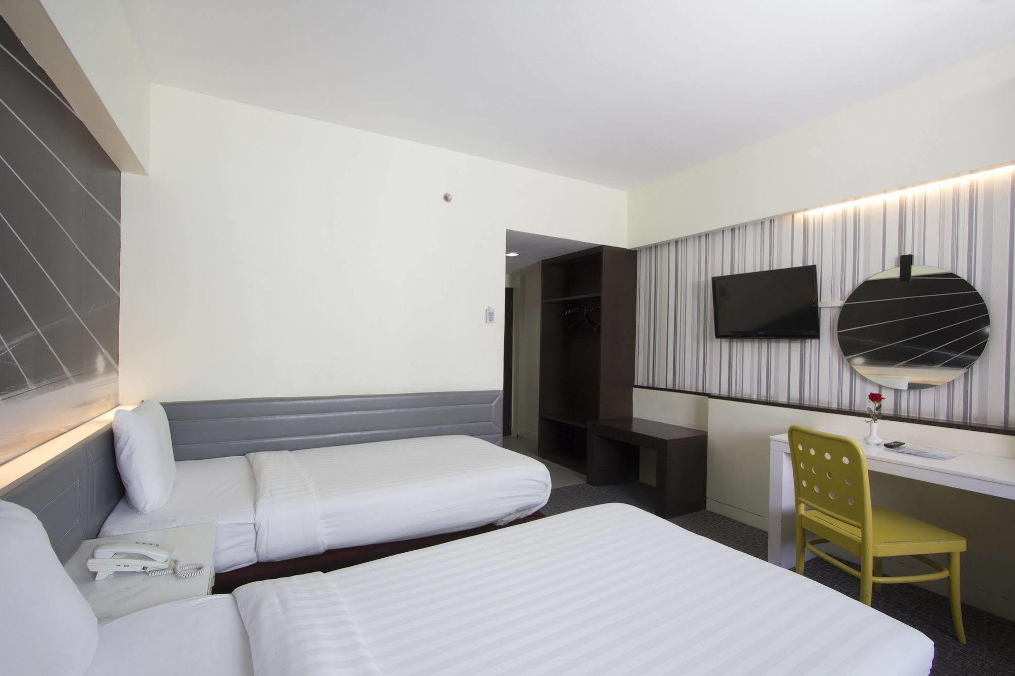 Hotel Papa Bangkok Siriraj Ngoại thất bức ảnh
